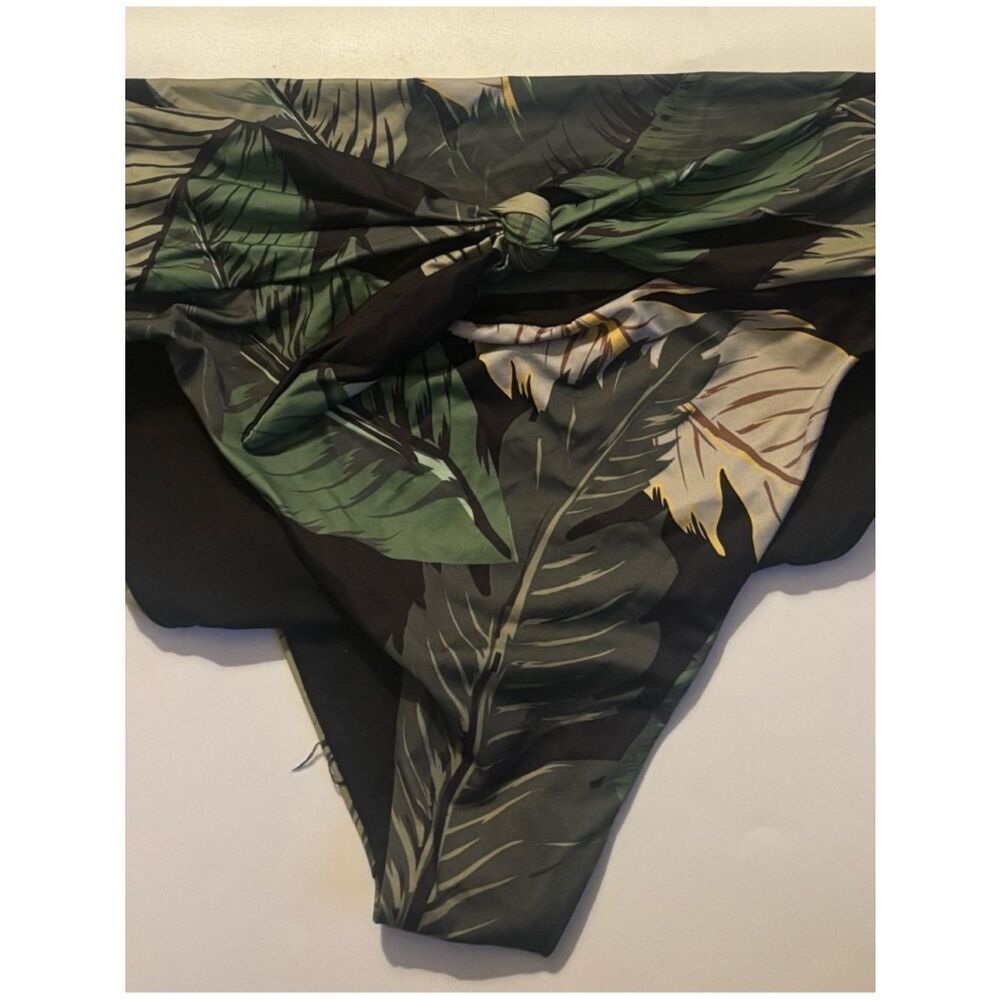 Beach Riot REVOLVE Camilla Bikini Set in Black Palm ~ Top S~ Bottom M - Picture 11 of 11